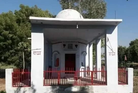 कन्नौज हिंसा में अब तक 14 गिरफ्तार, विरोध में हिंदू संगठनों ने डीएम ऑफिस में पढ़ा हनुमान चालीसा