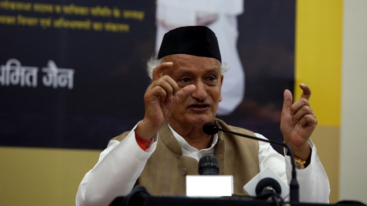 'महाराष्ट्र से गुजरातियों को हटाया गया तो...', इस बयान पर घिरे राज्यपाल कोश्यारी, शिवेसना बोली- ये मराठियों का अपमान है