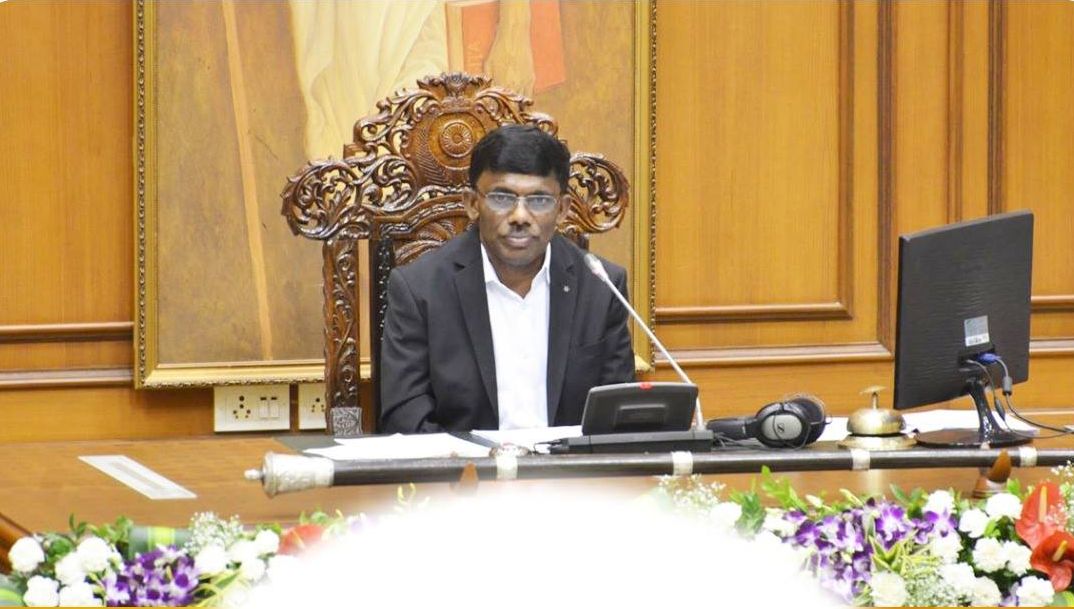 गोवा स्पीकर ने द्रौपदी मुर्मू के दौरे के लिए सदन को स्थगित किया, कांग्रेस ने लोकतंत्र की हत्या बताया