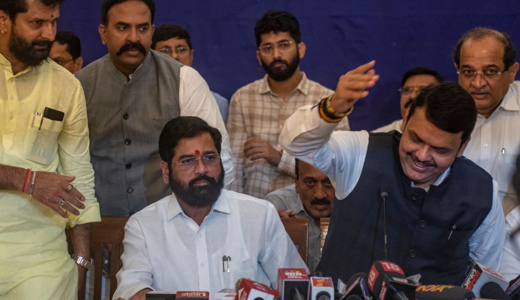 शिंदे-फडणवीस सरकार ने रद्द कर दीं आदिवासी कल्याण और सामाजिक न्याय विभाग से जुड़ी परियोजनाएं, कोर्ट पहुंचे एक्टिविस्ट