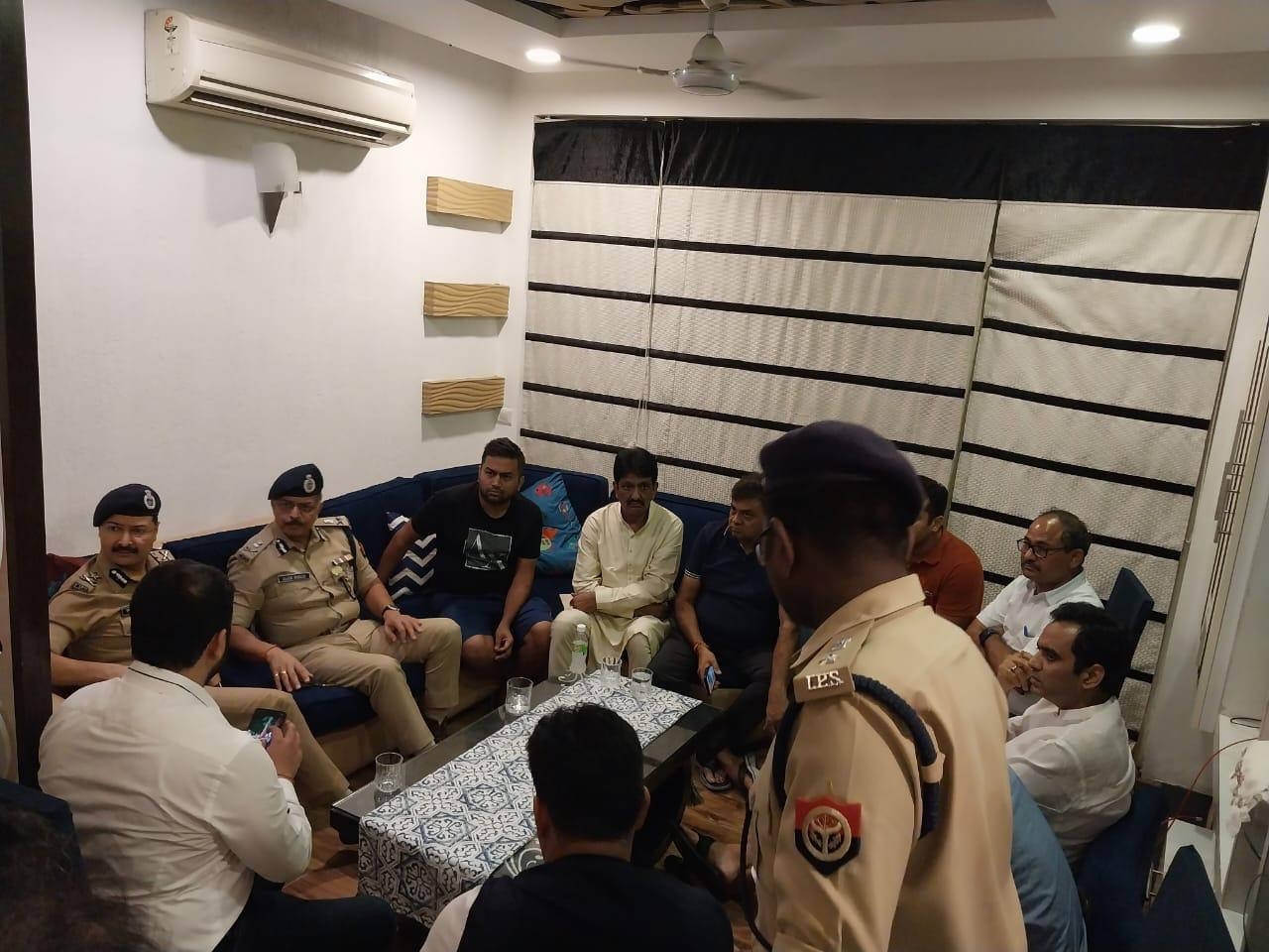 नोएडा सोसायटी में फिर घुसे त्यागी के 12 गुर्गे, BJP सांसद बोले- हमें शर्म आ रही है ये कहते हुए कि हमारी सरकार है, देखें वीडियो