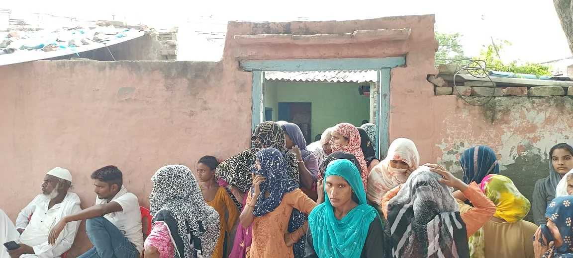 UP के रोरी गांव में हैवानियत! दो बच्चियों का अपहरण, एक की रेप के बाद हत्या! ग्रामीण बोले- बेटी गरीब की थी इसलिए...