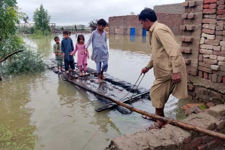 बलूचिस्तान में बाढ़ से भारी तबाही, गुस्साए बलूचों ने पाकिस्तान सरकार पर साधा निशाना