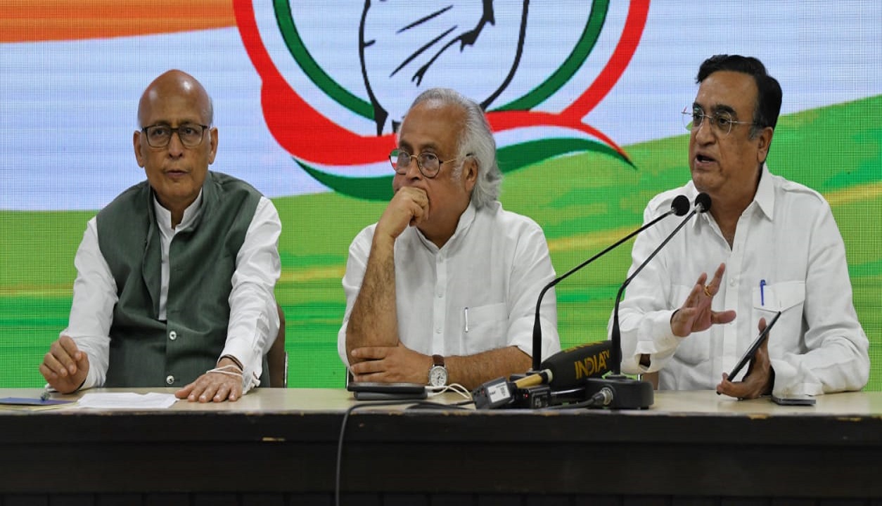 कांग्रेस की मोदी सरकार को दो टूक! कहा- चाहे जितना दबाव डाल लें, नहीं हटेंगे पीछे, 5 अगस्त को ही होगा राष्ट्रव्यापी प्रदर्शन