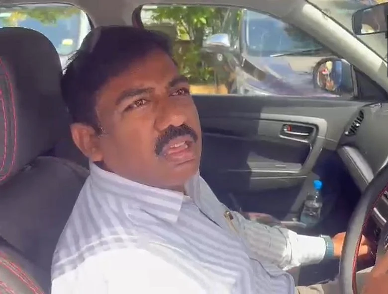 अमित शाह के काफिले को रोकने के बाद TRS नेता की कार में तोड़फोड़, सुरक्षाकर्मियों ने तोड़े कार के शीशे