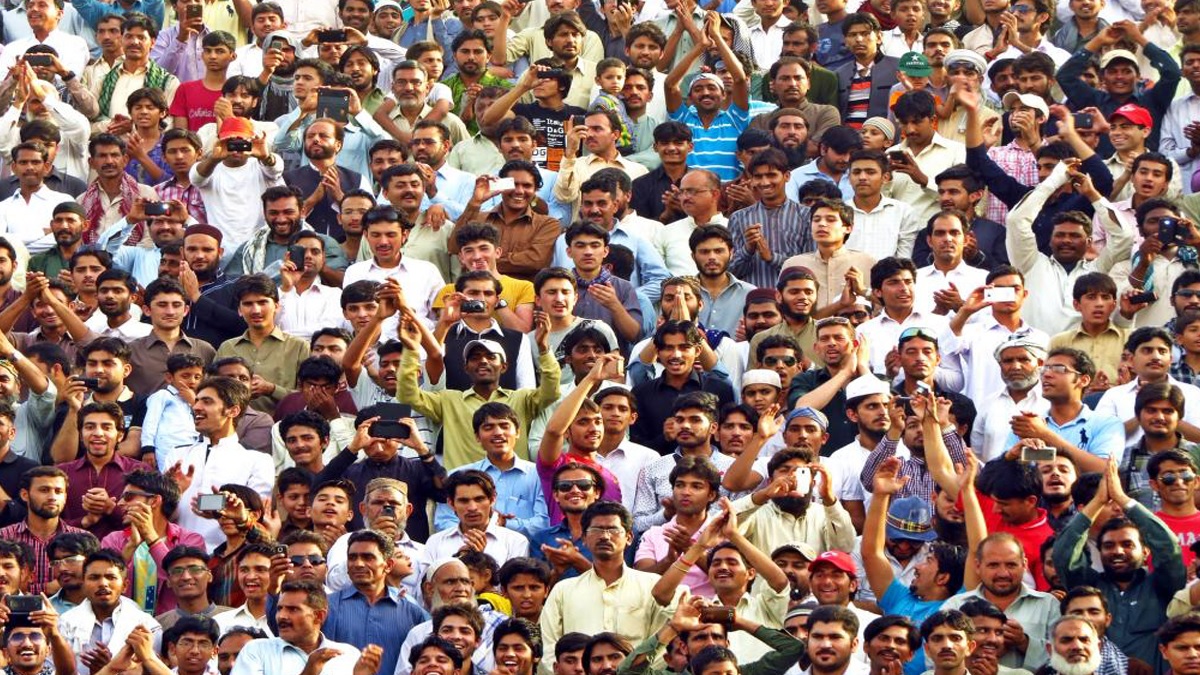 भारत में 10 वर्षों में प्रजनन दर में 20 फीसदी की गिरावट दर्ज, SRS डेटा से सामने आई बात, जानें क्या हैं इसके मायने?