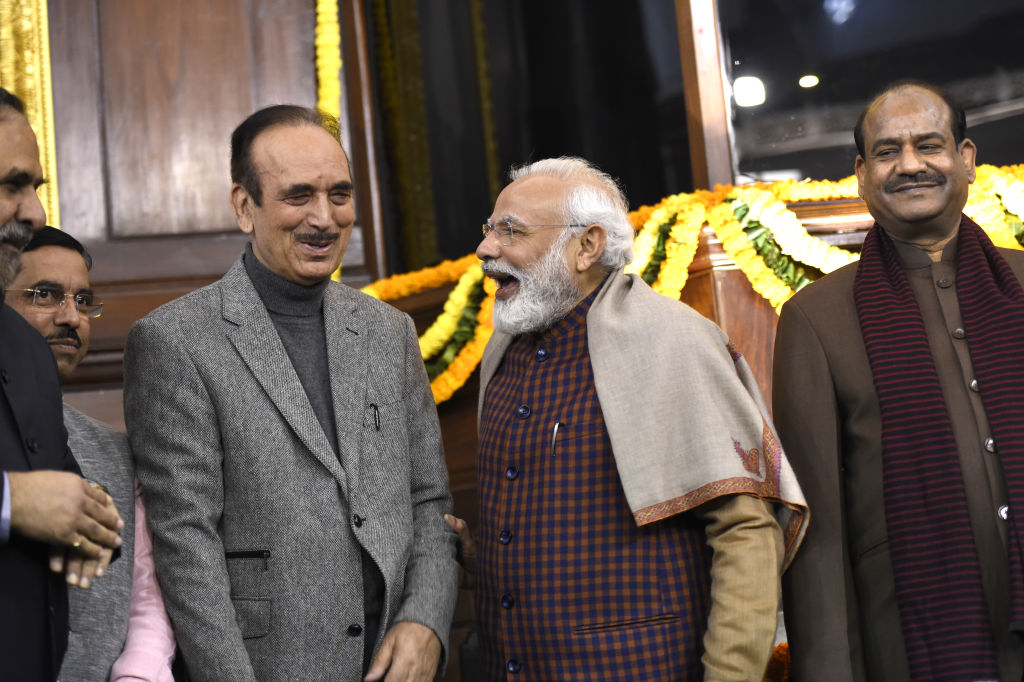 बीजेपी ने कश्मीर में खेल तो दिया है 'आज़ाद कार्ड', लेकिन वोटों का गणित नहीं हैं भगवा दल के पक्ष में