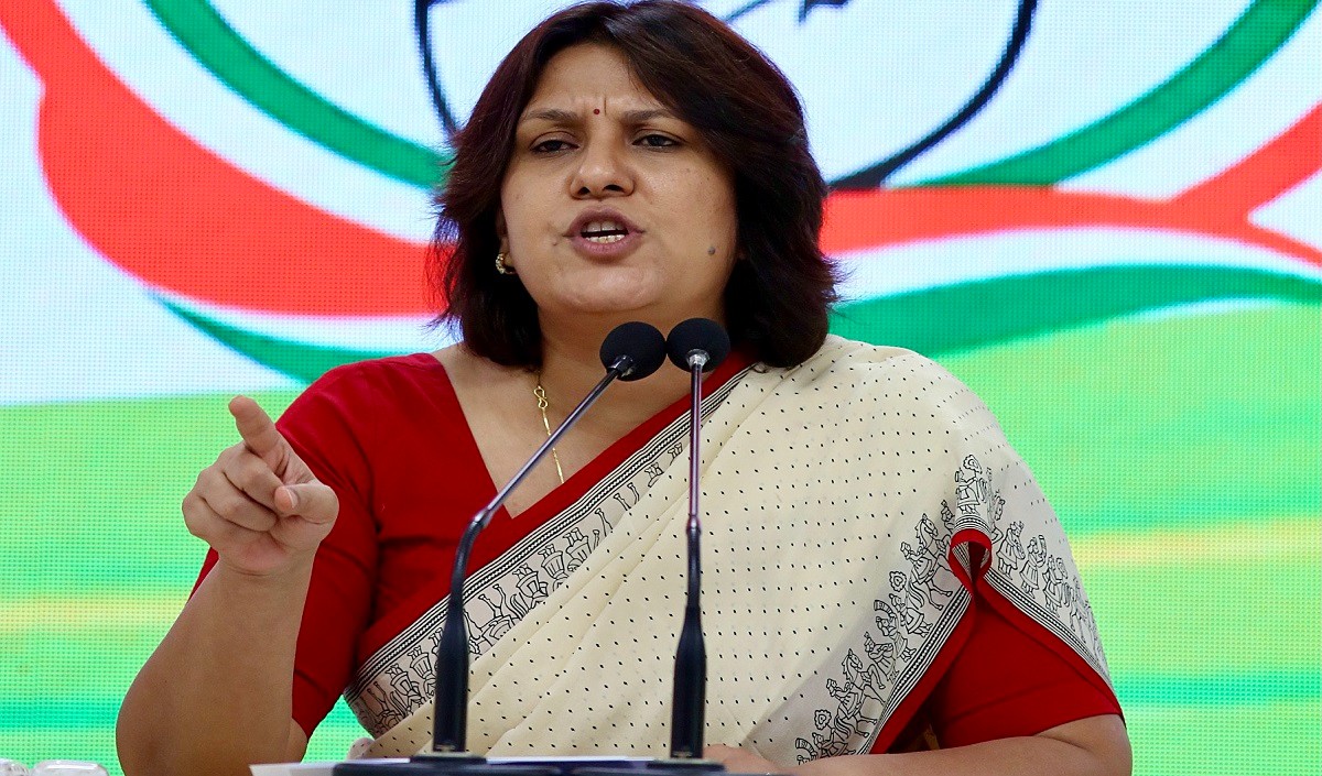 कांग्रेस ने किसानों के आत्महत्या को लेकर मोदी सरकार पर साधा निशाना, कहा- इसके लिए केंद्र की विफल नीतियां जिम्मेदार