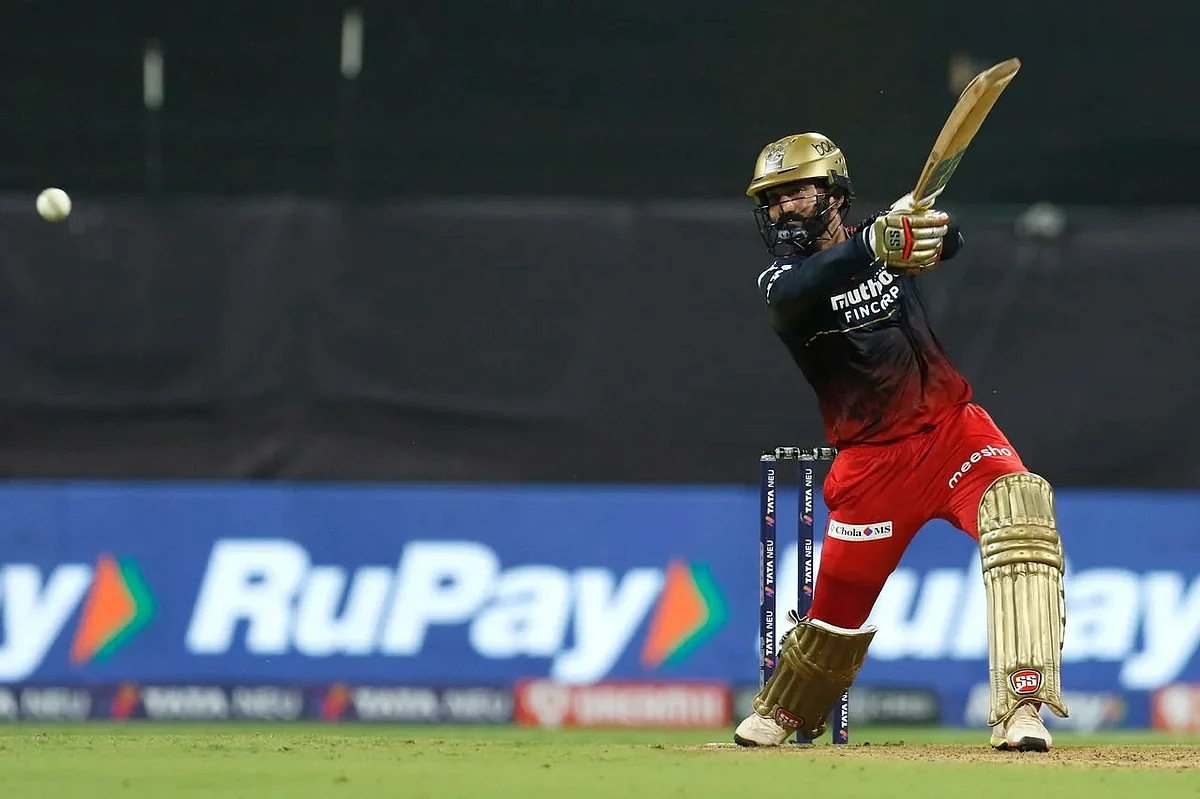 खेल की खबरें: T20 रैंकिंग में कोहली की लंबी छलांग और विश्व कप के लिए बांग्लादेश टीम में इस खिलाड़ी को नहीं मिली जगह