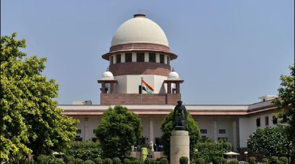 इशरत जहां मुठभेड़ की जांच करने वाले IPS को सुप्रीम कोर्ट से राहत, बर्खास्तगी पर रोक, अपील का मिला मौका