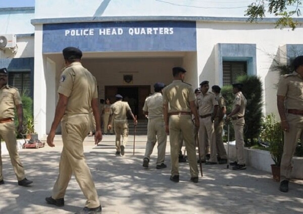 गुजरात: सुरेंद्रनगर जिले में दो समुदायों के बीच झड़प, पुलिस अधिकारी और 2 जवान घायल