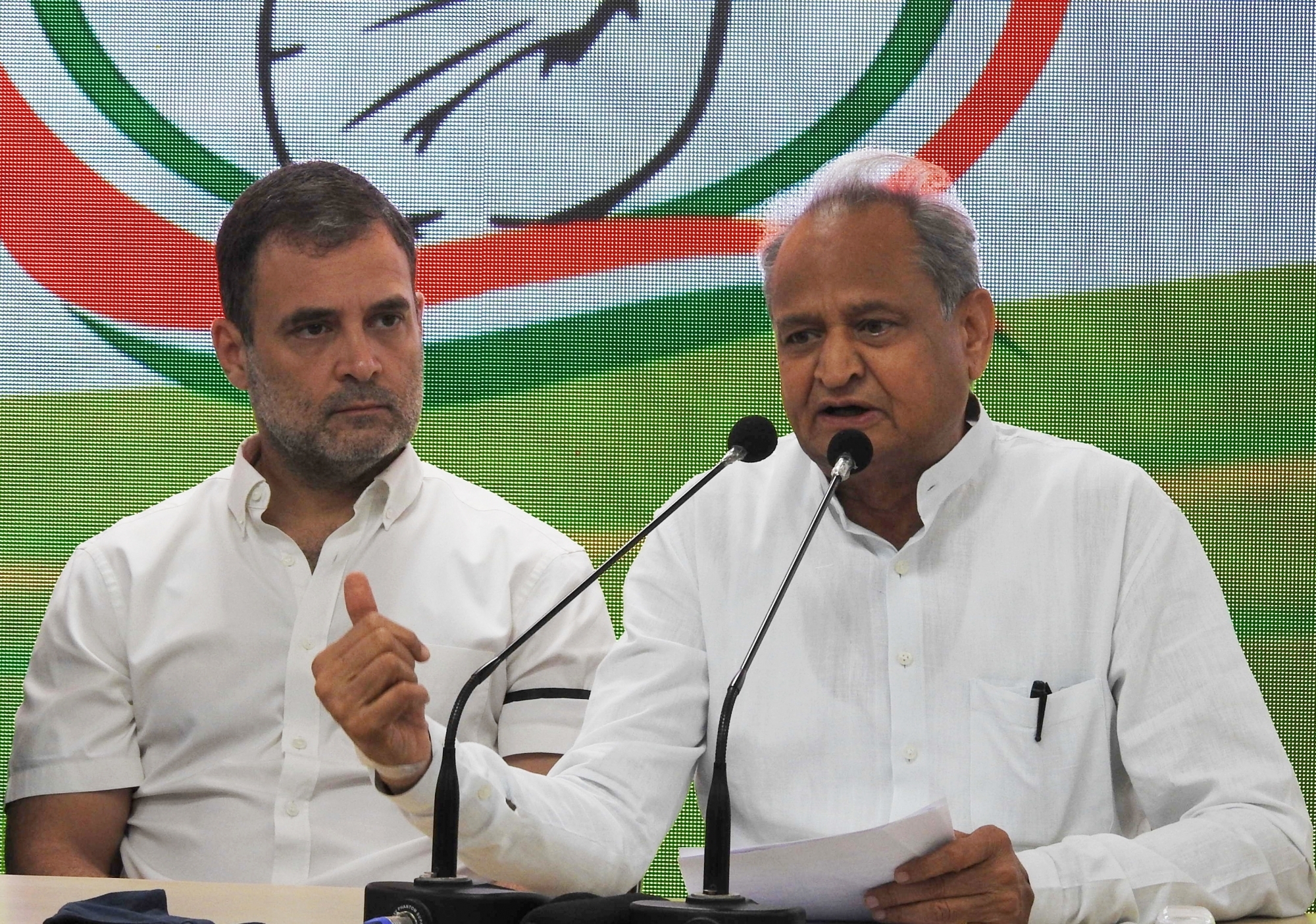 'देश में नफरत, तनाव और हिंसा का माहौल, पीएम मोदी को अपनी नीतियों में बदलाव करने की जरूरत'