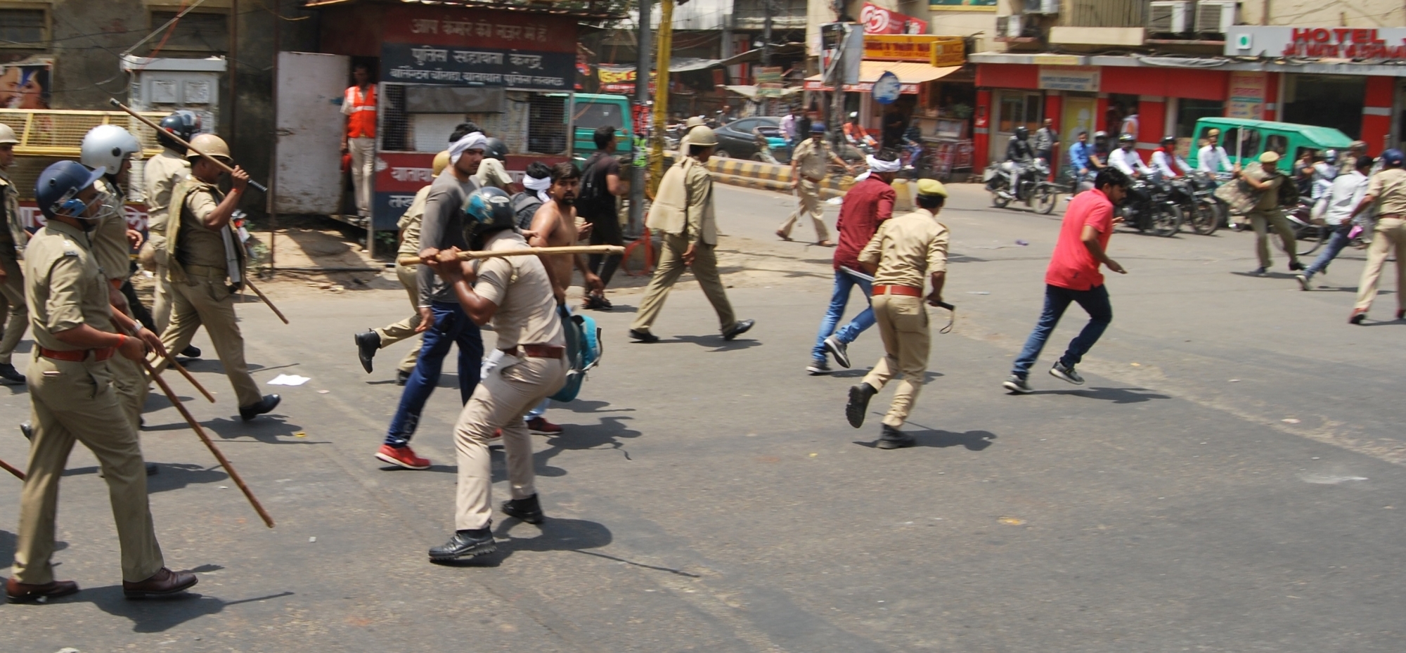 यूपी के औरेया में दलित छात्र की मौत के बाद मचे बवाल पर पुलिस की कार्रवाई, 286 लोगों पर केस दर्ज, 9 गिरफ्तार