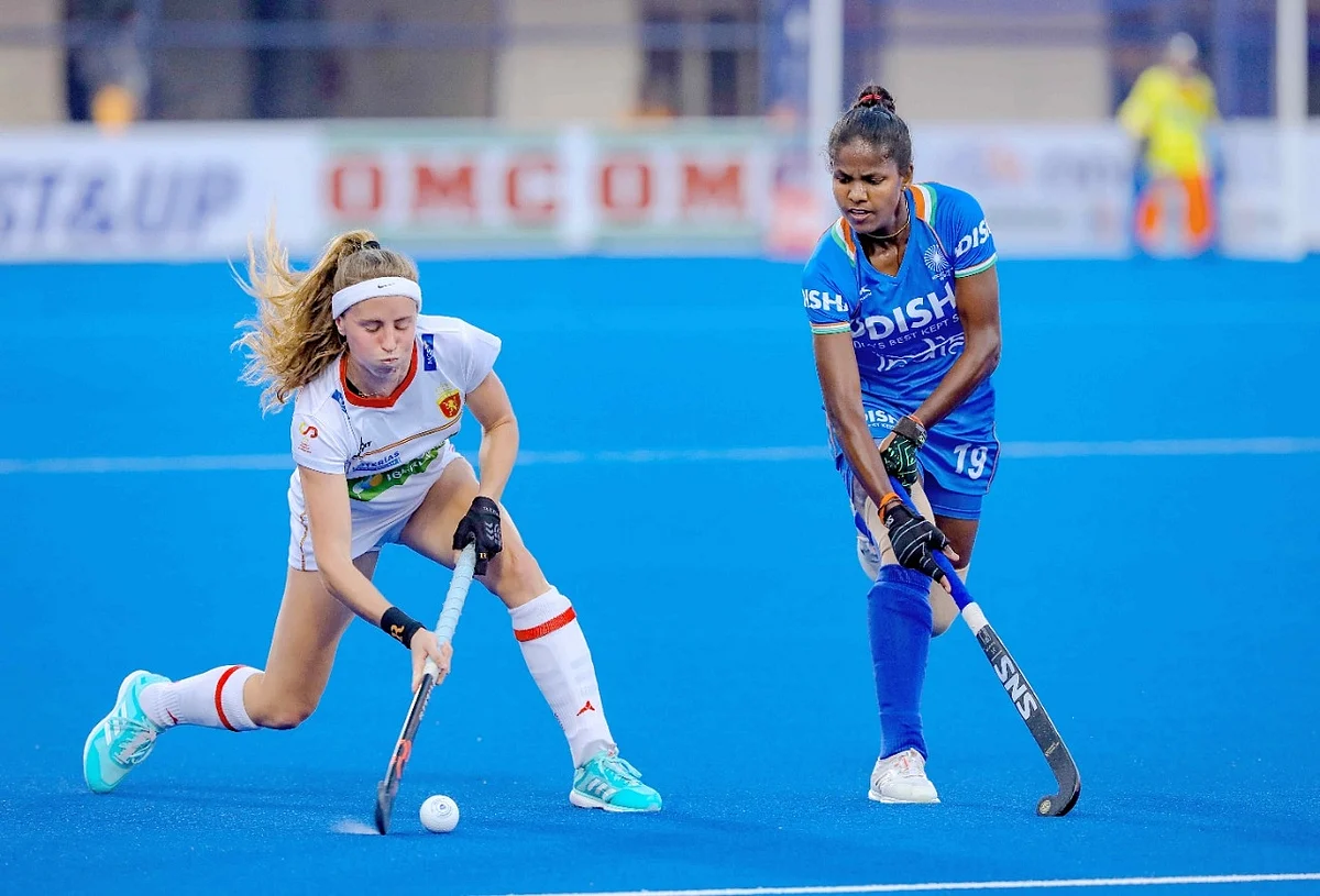 खेल की खबरें: मिनटों में बिक गए भारत-पाक T20 विश्वकप मैच के सभी टिकट और इस भारतीय हॉकी खिलाड़ी ने लिया संन्यास