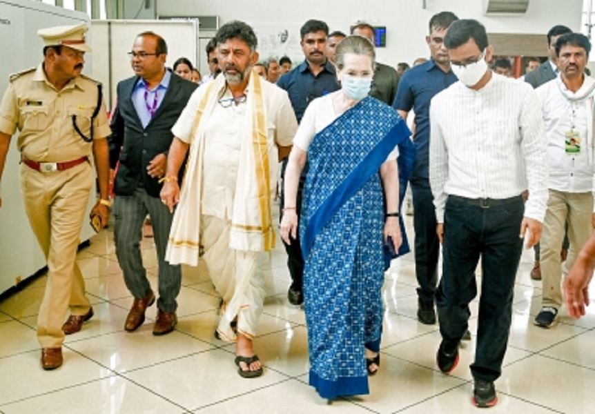 भारत जोड़ो यात्रा में शामिल होने कर्नाटक पहुंचीं सोनिया गांधी, 6 अक्टूबर को राहुल गांधी के साथ करेंगी पदयात्रा