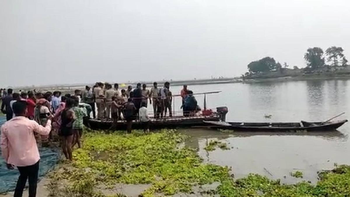 बिहार के वैशाली में बड़ा हादसा! 25 लोगों से भरी नाव गंडक नदी में डूबी, दो की मौत