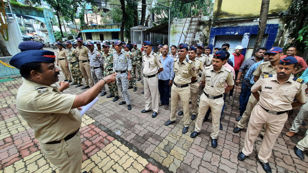 दिवाली से पहले मुंबई को दहलाने की साजिश? पुलिस को आया धमकी भरा कॉल, कहा- कई जगहों पर फिट कर दिए हैं बम