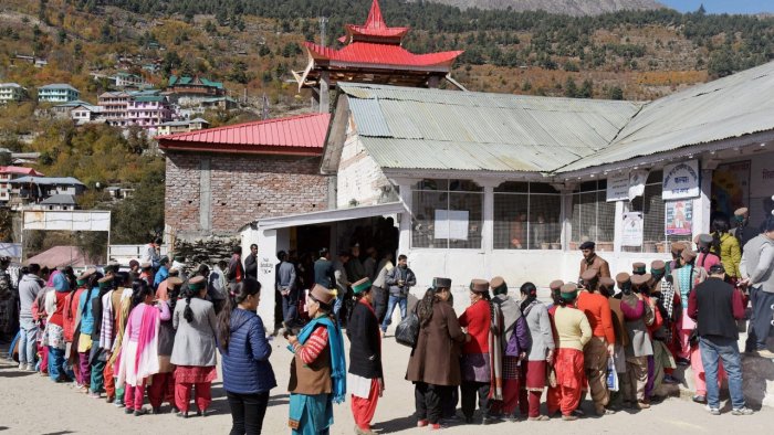 हिमाचल में थमा प्रचार, वोटिंग से पहले जानिए क्या है चुनावी रुख, उम्मीदवारों के लिए क्या हैं राज्य के जातीय समीकरण