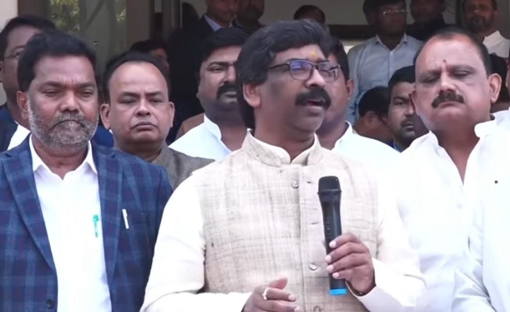 ED में पेशी से पहले हेमंत सोरेन का बड़ा हमला, कहा- सरकार को अस्थिर करने का है षड्यंत्र, निशाने पर हैं कई विधायक