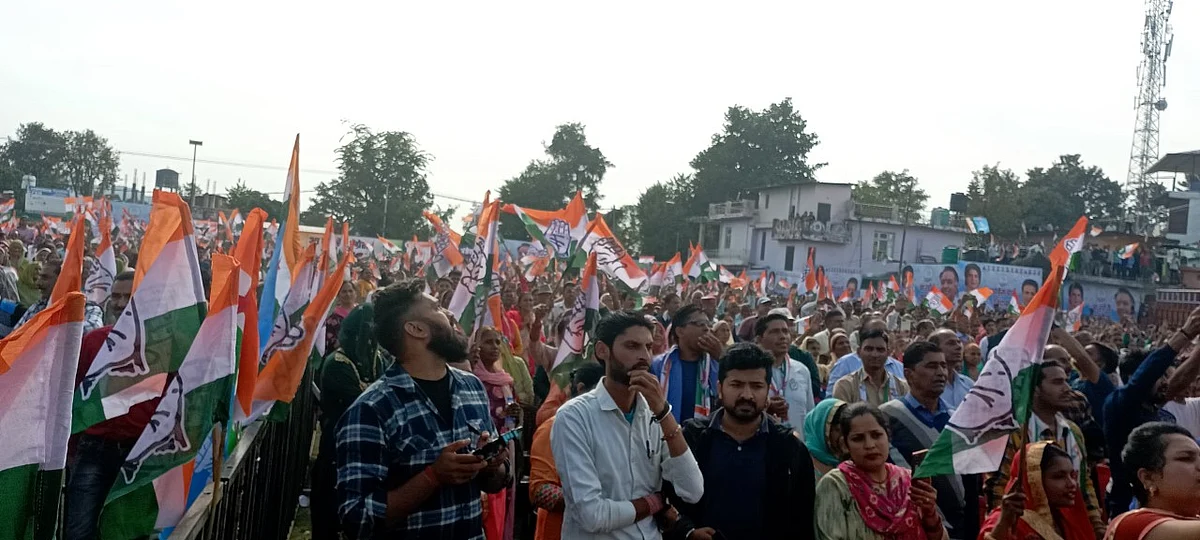 हिमाचल चुनावः प्रियंका गांधी ने कांगड़ा से छुआ देवभूमि का दिल, पहाड़ी राज्य की जनता का दर्द साझा कर दवा भी बताई