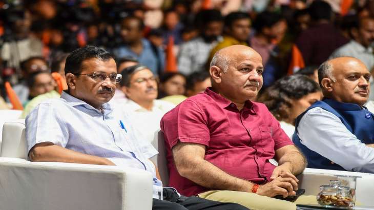 दिल्ली शराब नीति घोटाले में सीबीआई ने दायर की पहली चार्जशीट, सात लोगों को बनाया आरोपी
