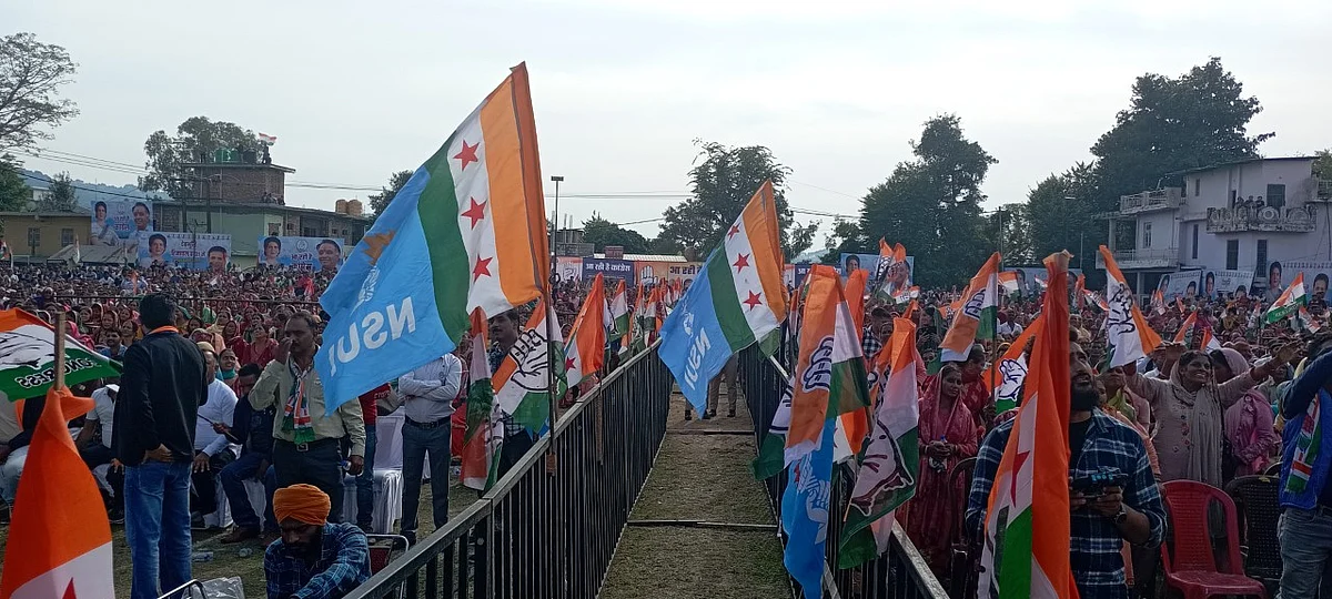 हिमाचल चुनावः प्रियंका गांधी ने कांगड़ा से छुआ देवभूमि का दिल, पहाड़ी राज्य की जनता का दर्द साझा कर दवा भी बताई