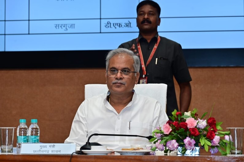 बड़ी खबर LIVE: उप सचिव सौम्या चौरसिया की गिरफ्तारी राजनीतिक प्रपंच, भूपेश बघेल ने केंद्र पर बोला हमला