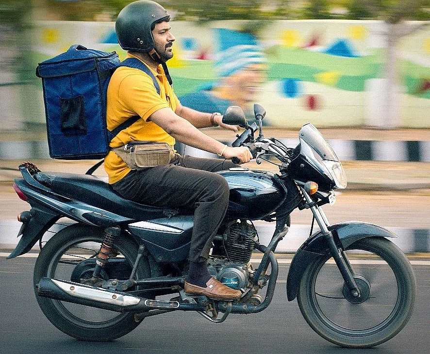 सिनेजीवन: रोहित शेट्टी की कॉप यूनिवर्स में शामिल हुईं दीपिका और 'सर्कस' का नया गाना 'करंट लगा' रिलीज