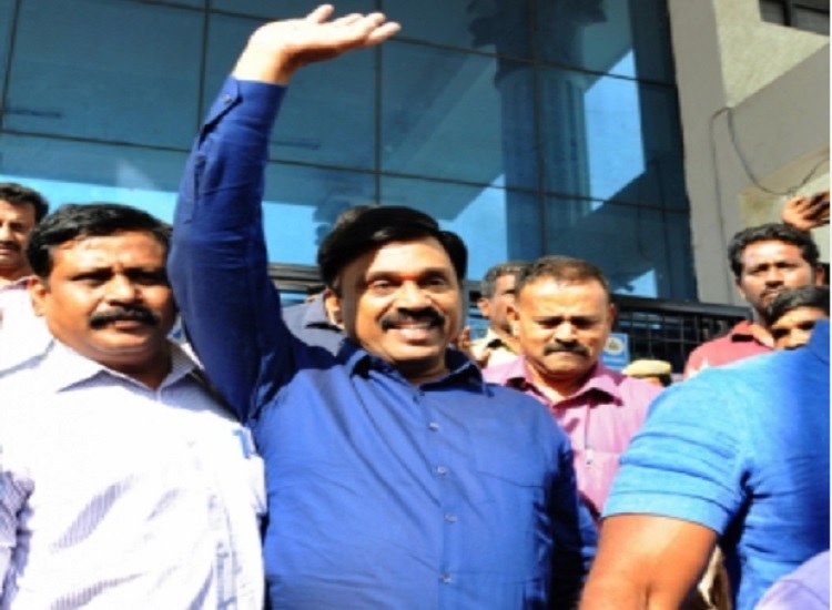 कर्नाटकः खनन कारोबारी जनार्दन रेड्डी करेंगे नई पार्टी का ऐलान, BJP के लिए चुनाव से पहले बड़ा झटका