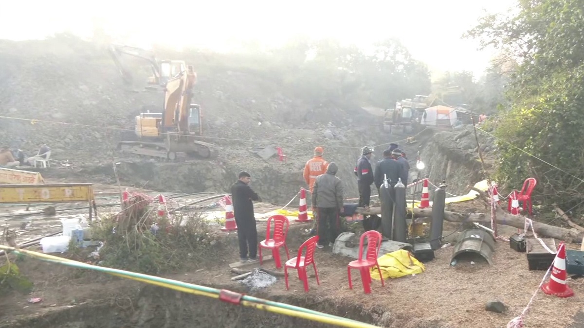 मध्य प्रदेश: बैतूल में बोरवेल में 3 दिन से अटकी है मासूम की जान! जिंदगी बचाने के लिए रेस्क्यू ऑपरेशन जारी