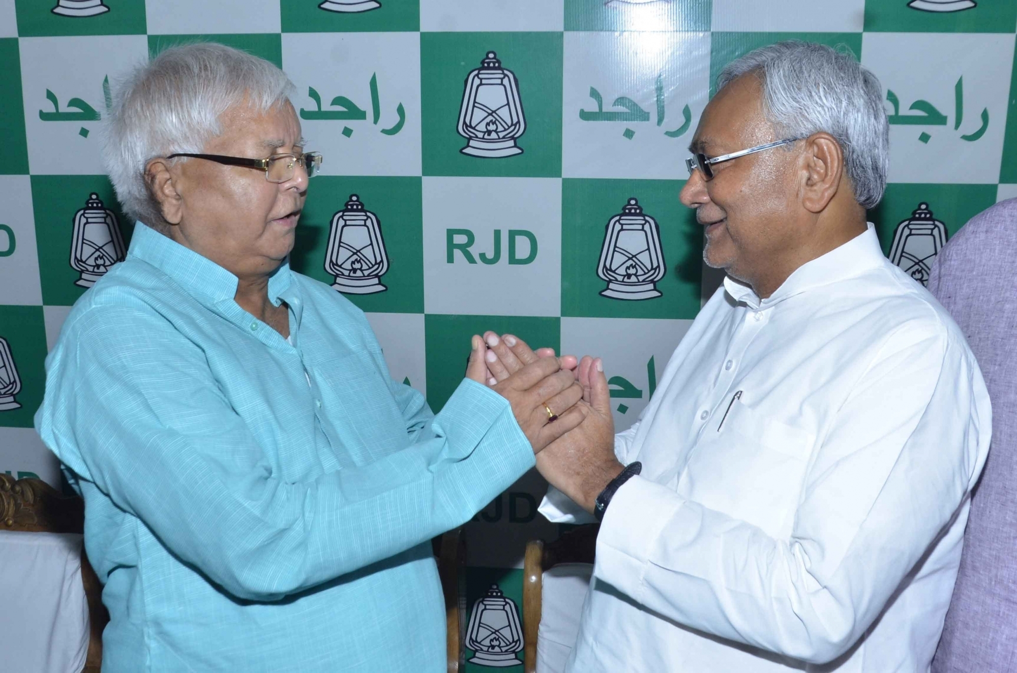 बिहार: CM नीतीश ने फोन कर जाना लालू यादव का हालचाल, कहा, 'सब कुछ ठीक'