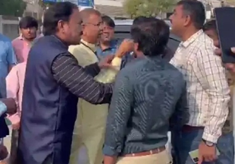 गुजरात में चुनाव बाद हिंसा के आरोप में 13 लोग गिरफ्तार, BJP कार्यकर्ताओं ने कांग्रेस ऑफिस पर कर दिया था हमला