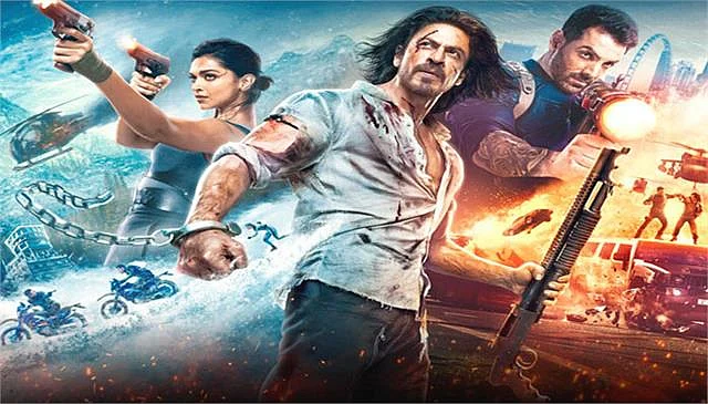 सिनेजीवन: इतने करोड़ में बिके 'पठान' के OTT राइट्स और बर्थडे पार्टी में सलमान ने EX गर्लफ्रेंड को किया किस, वीडियो वायरल