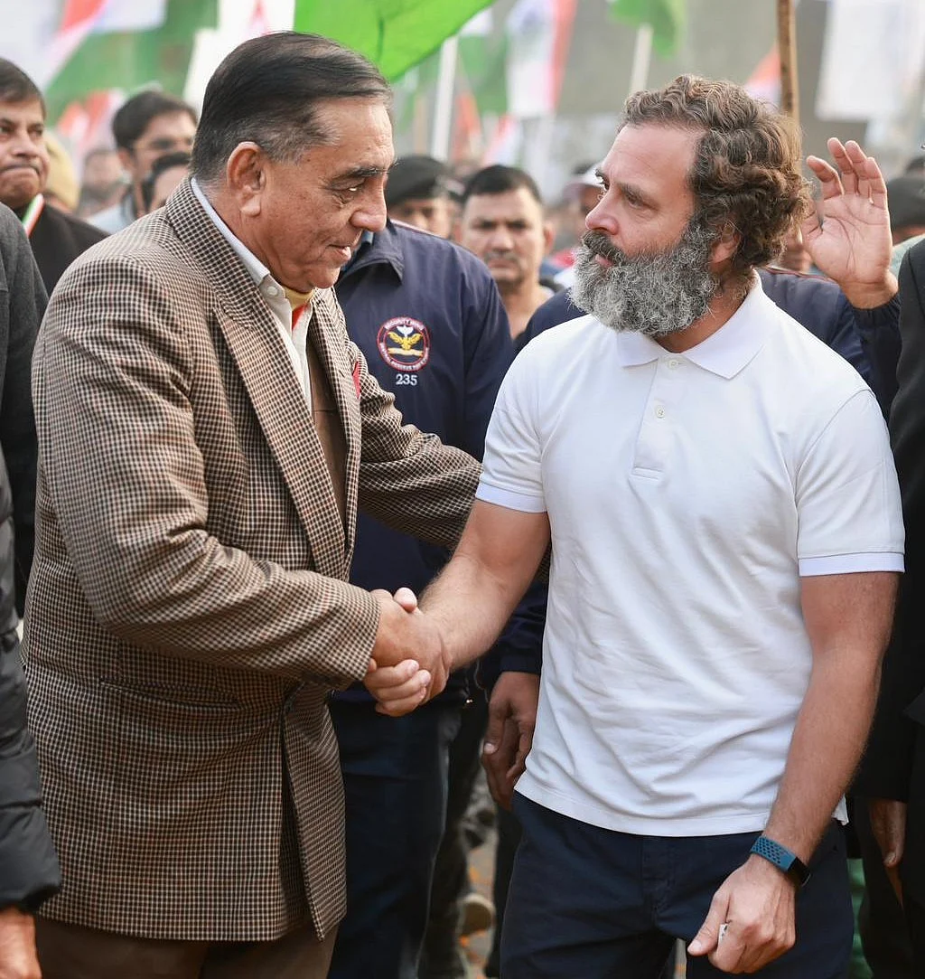 भारत जोड़ो यात्रा में शामिल हुए पूर्व सेना प्रमुख दीपक कपूर, कई पूर्व अधिकारियों ने राहुल के साथ की पदयात्रा