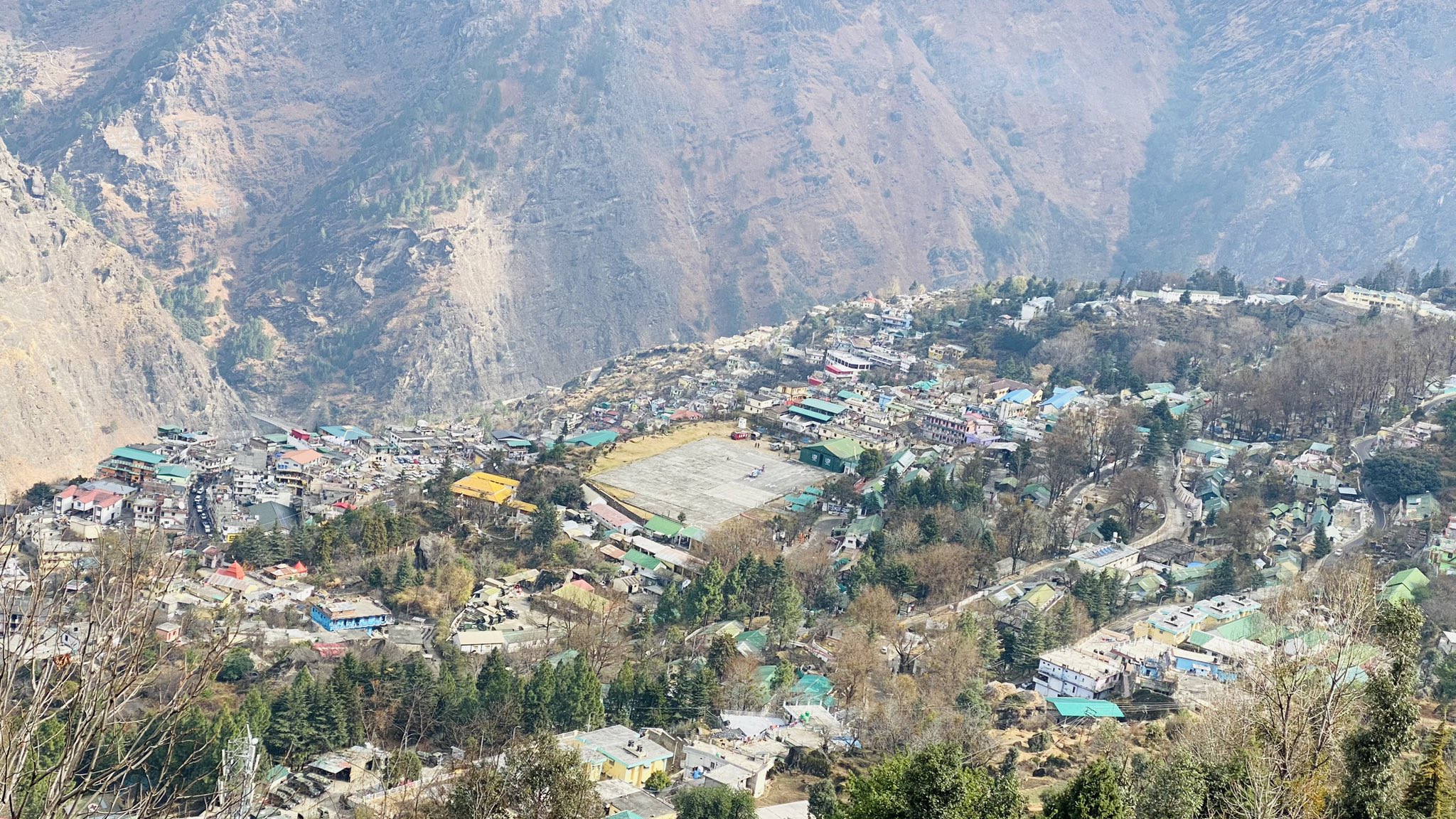 जोशीमठ के अस्तित्व पर खतरा बरकरार! 12 दिनों में भू-धंसाव की गति बढ़ी, डरे सहमे हुए लोग लगातार छोड़ रहे घर