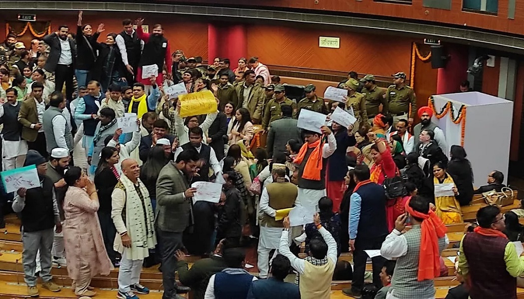 दिल्ली: मेयर-डिप्टी मेयर के चुनाव से एक दिन पहले BJP ने फिर फंसाया पेंच! जानें अब क्या हुआ?
