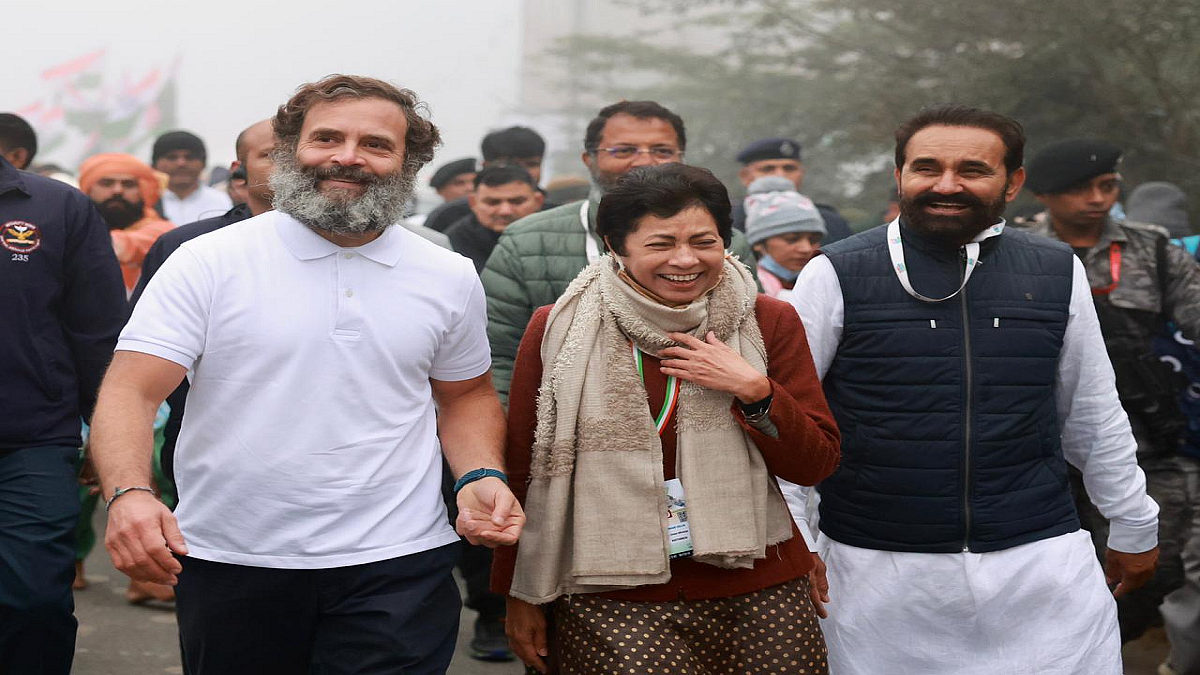 भारत जोड़ो यात्रा: कड़ाके की सर्दी के बीच पदयात्रा को लेकर लोगों में जबरदस्त उत्साह, शर्ट निकालकर डांस करते आए नजर