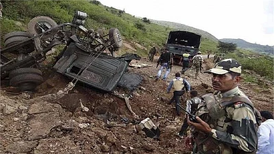 छत्तीसगढ़ के दंतेवाड़ा में बड़ा नक्सली हमला, IED ब्लास्ट में 11 जवान शहीद