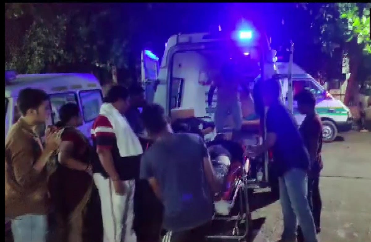 ओडिशा के गंजम जिले में भीषण दुर्घटना, आमने-सामने टकरायी 2 बस, 12 लोगों की मौत, 7 घायल-Horrific accident in Odisha's Ganjam district, 2 buses collided head-on, 12 dead, 7 injured