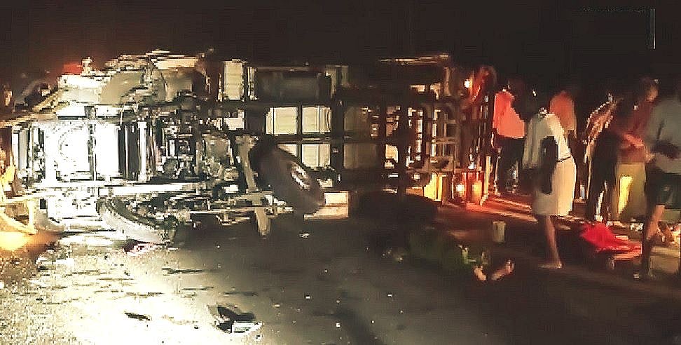 Horrific road accident in Andhra Pradesh! 6 killed, 10 injured in truck and  lorry collision - Netional Dastak