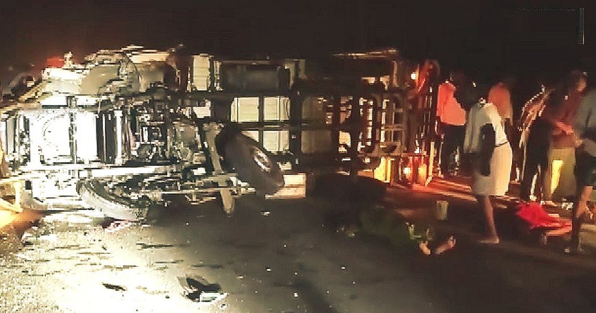 Horrific road accident in Andhra Pradesh! 6 killed, 10 injured in truck and lorry collision - Netional Dastak