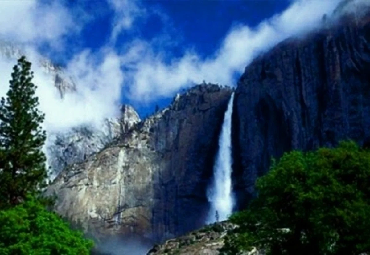Badrinath's Vasudhara falls miraculous water does not touch sinners