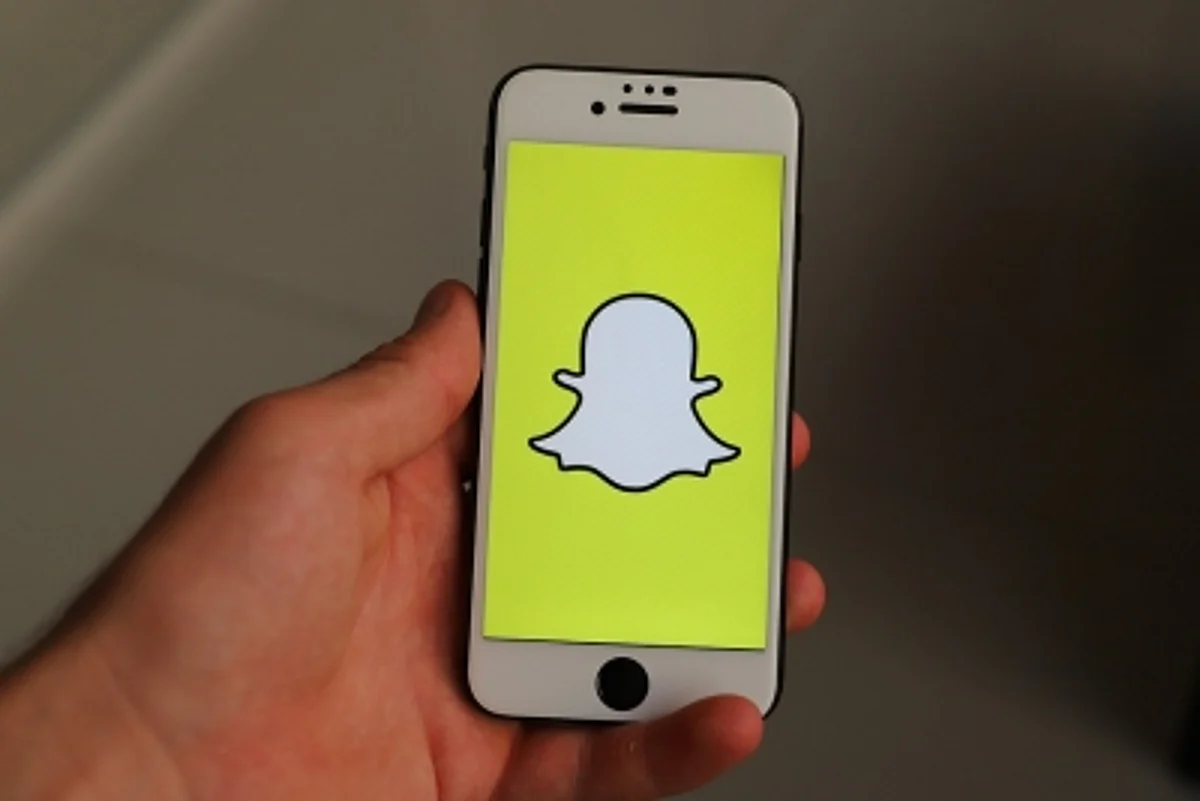 Snapchat has launched a new feature called Shared Stories