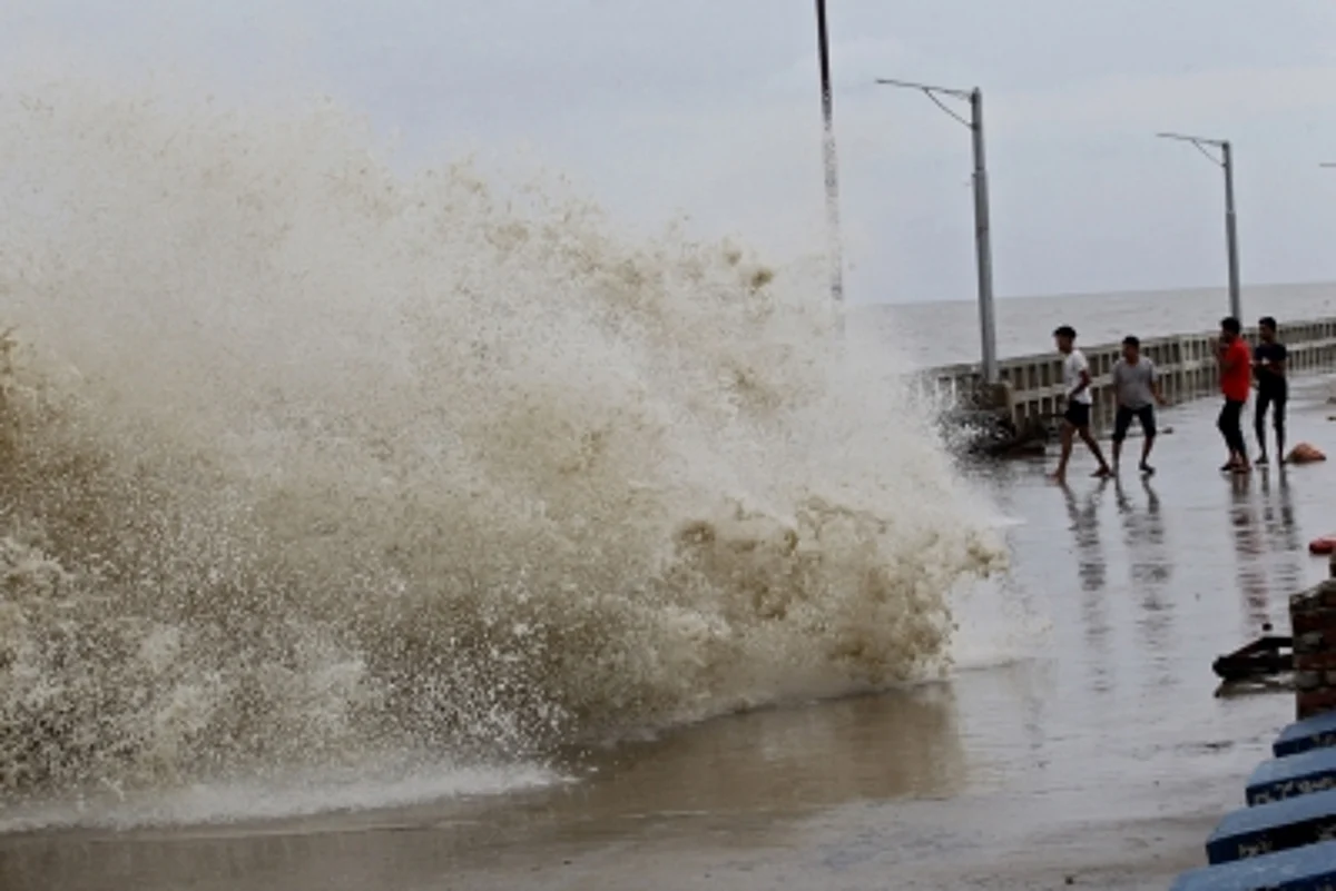 Shores of Bangladesh face a big cyclone threat