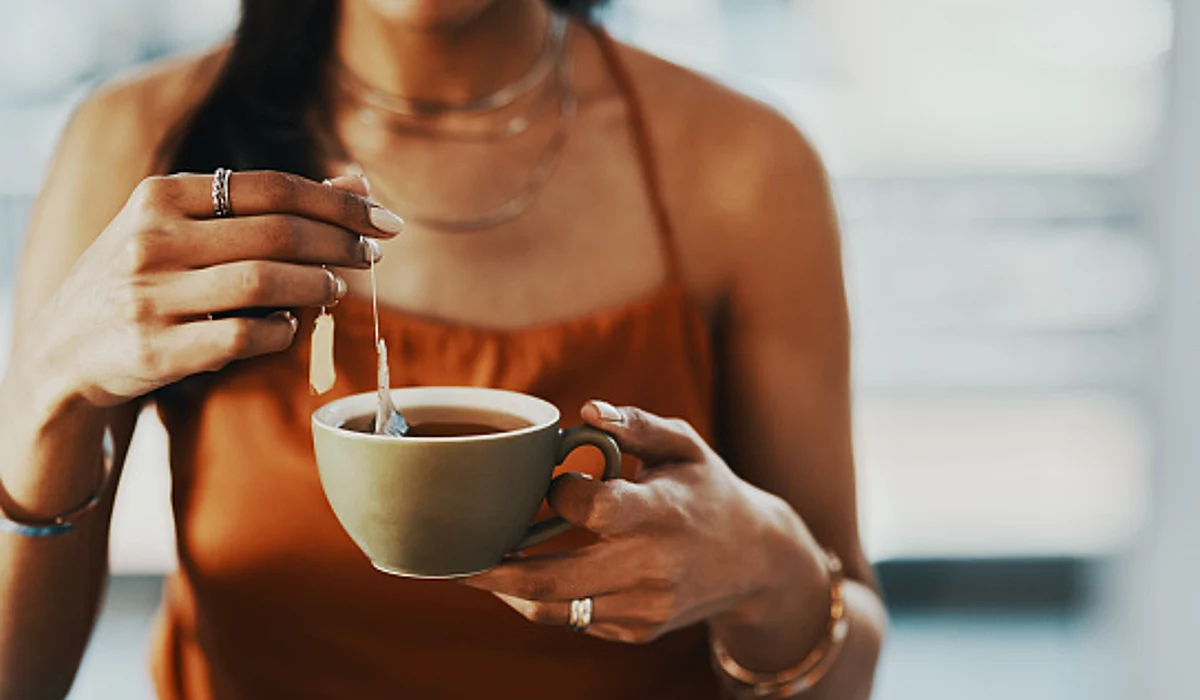 Which is better for summer: green or black tea?