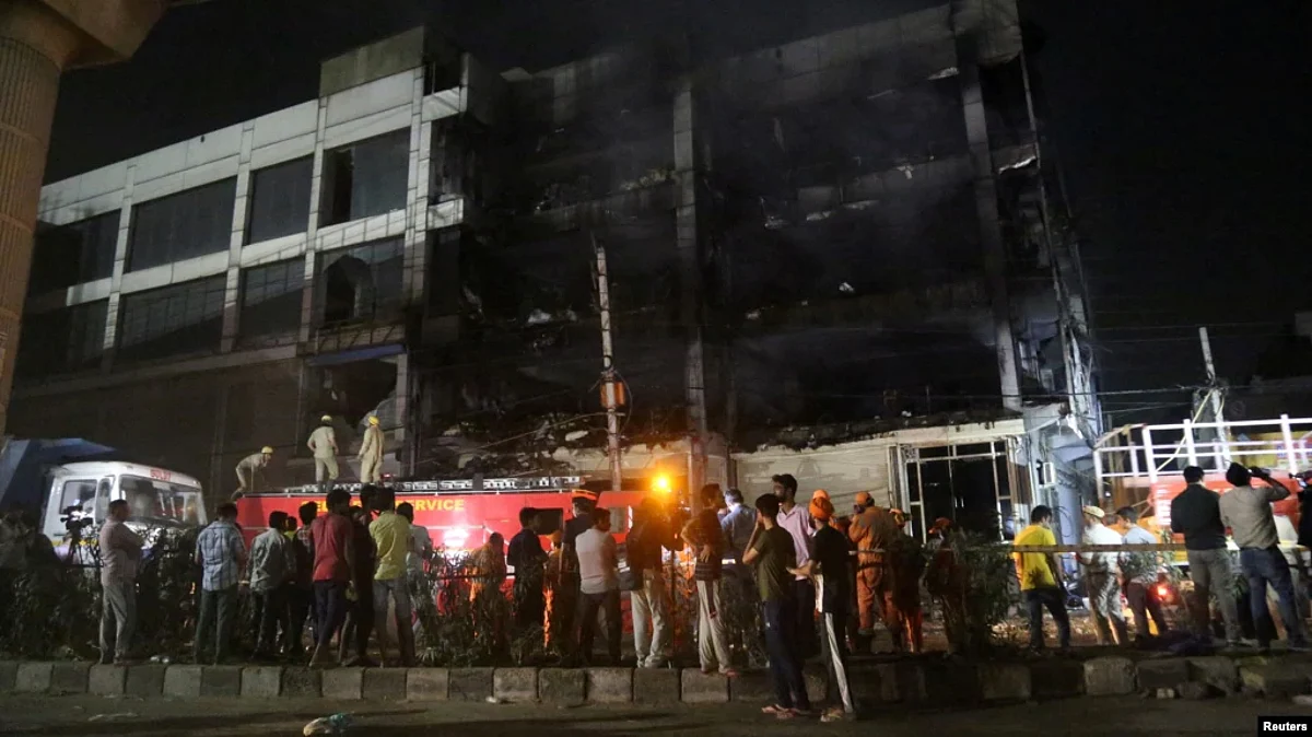 Fire blaze broke out in west Delhi, killed more than two dozen people