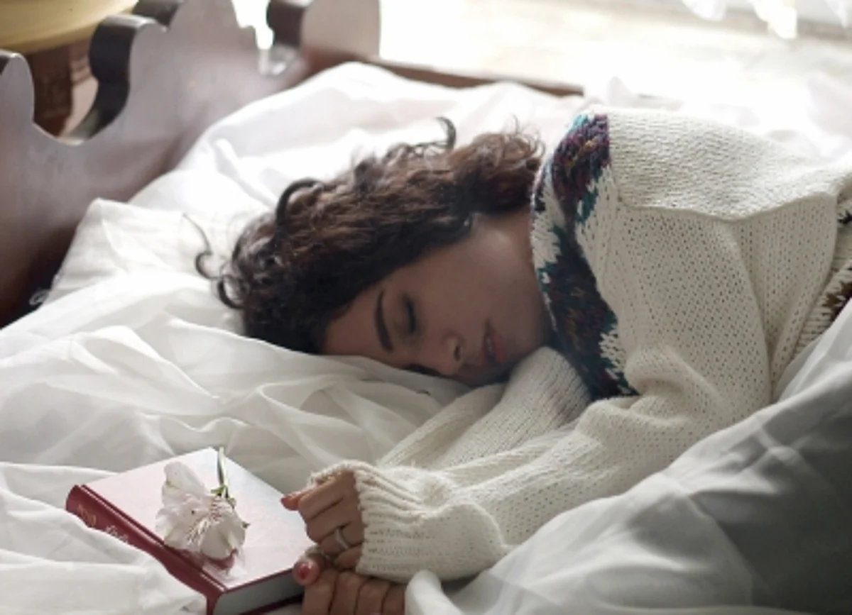 Track your sleep quality with the help of self-powering smart pillow!