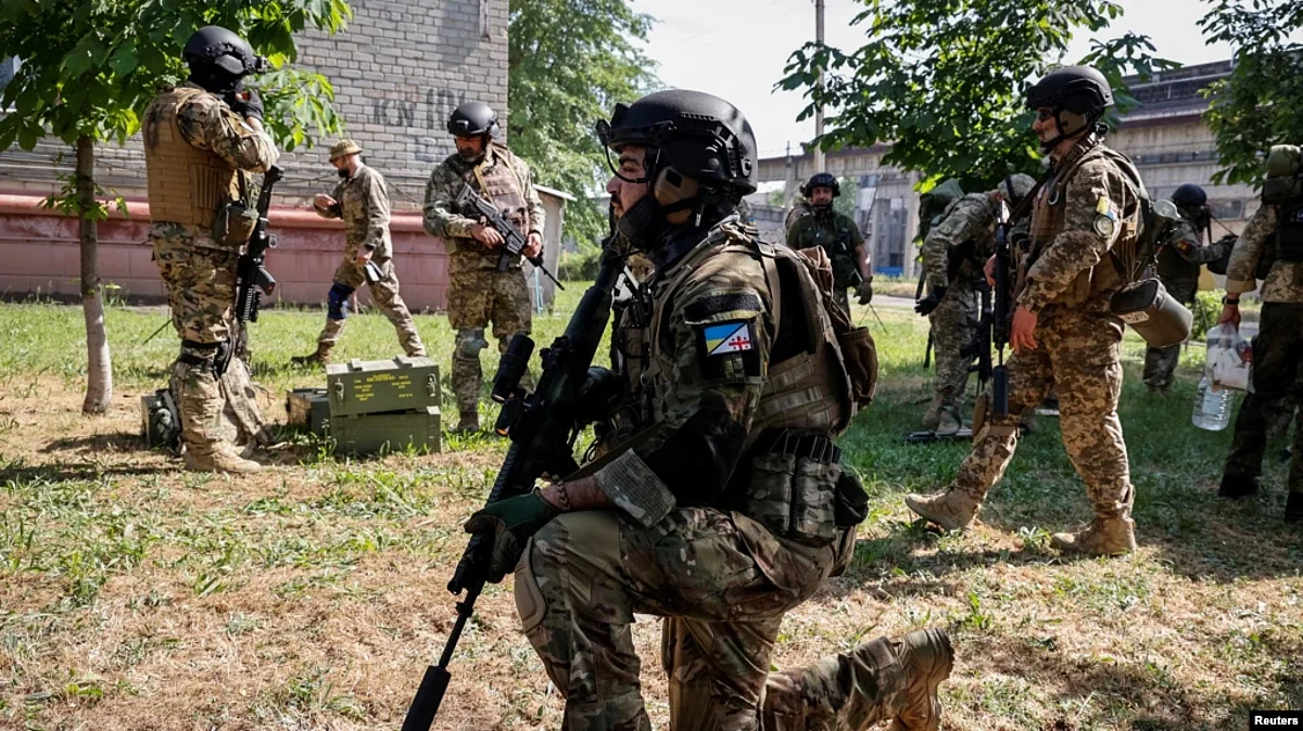 Two Reuters Journalists Injured, Driver Killed in Eastern Ukraine