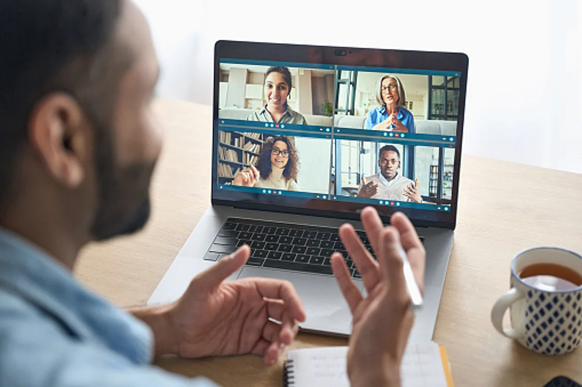 Do you stare at yourself while chatting online? it may worsen your mood