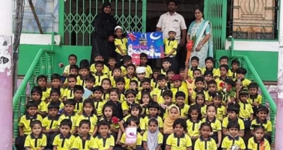 Authorities of Young Scholar School had taken UKG students on a trip to the dargah and the mosque of Terakanambi town. (IANS)